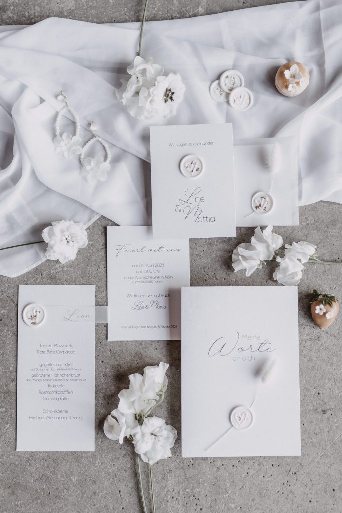 Scheunenhochzeit Köln: Tischdekoration im Boho-Stil in der Kornscheune