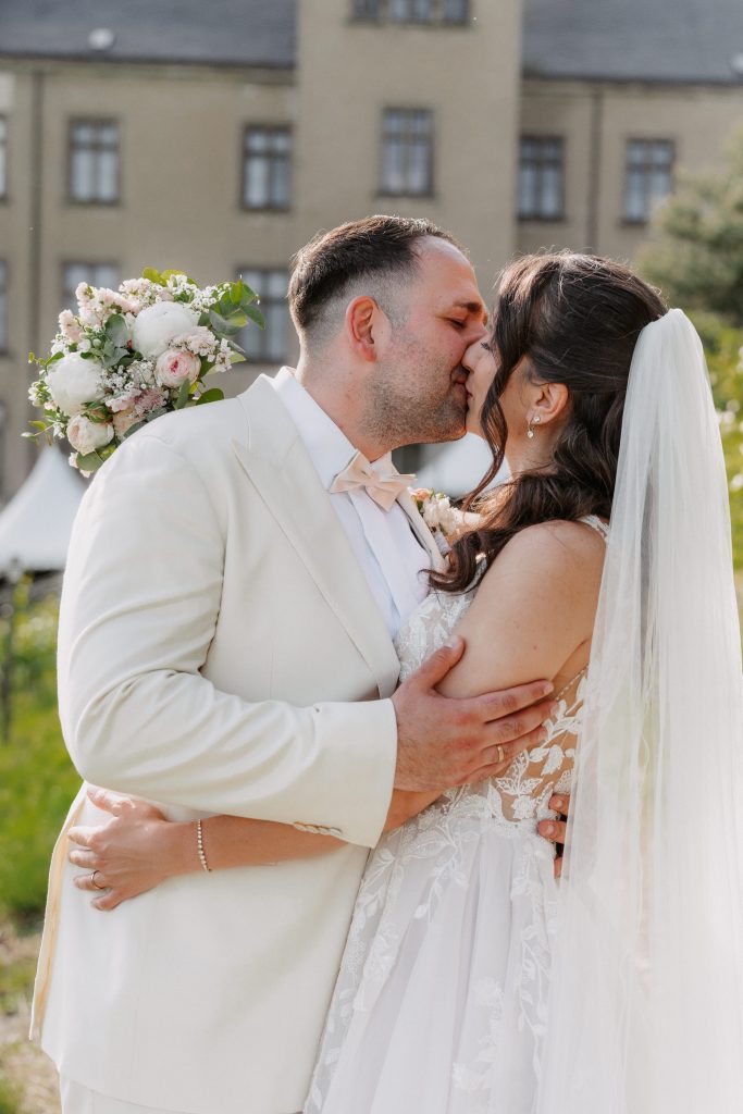Hochzeit Schloss Arenfels Cathy Kohlenberg Fotografie Brautstpaarshooting