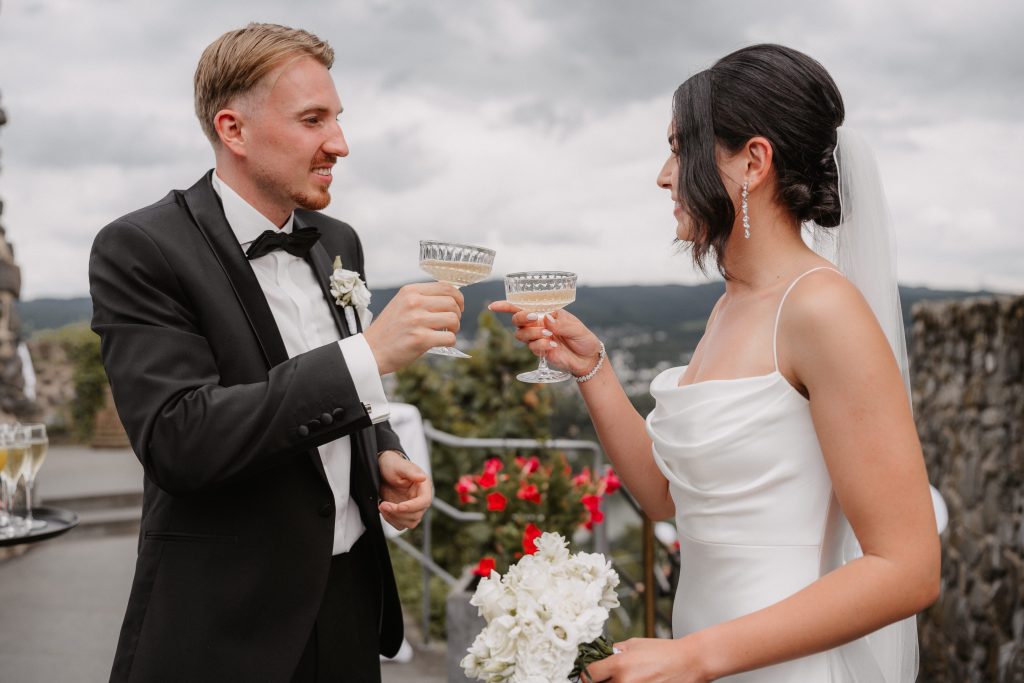 standesamtlich Heiraten auf dem Rolandsbogen Cathy Kohlenberg Fotografie