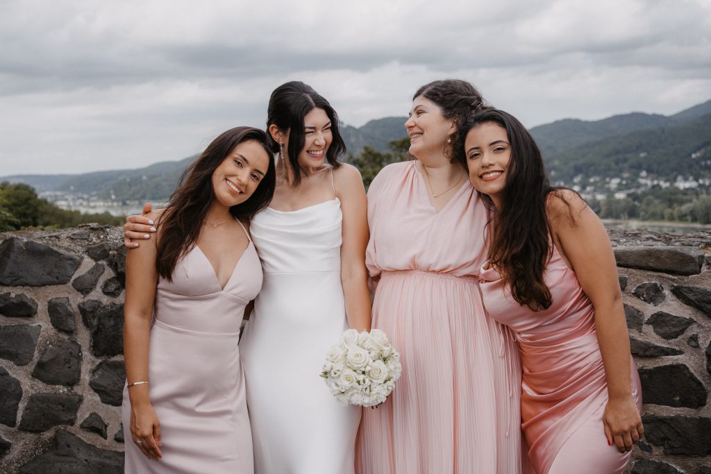 Heiraten am Rolandsbogen Gruppenbilder Cathy Kohlenberg Fotografie