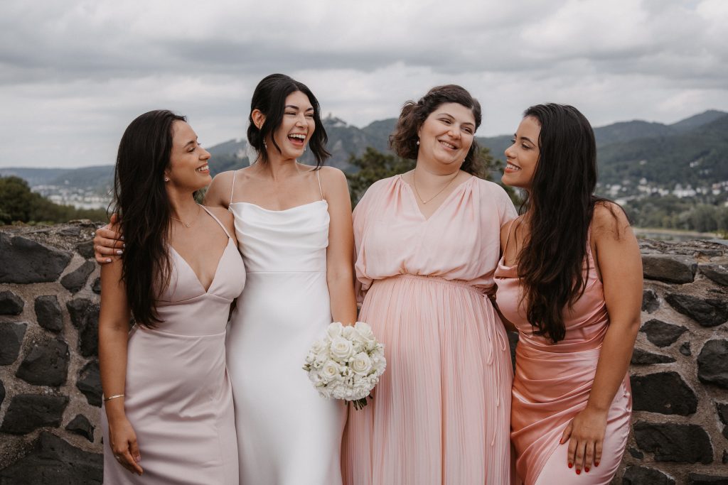 Heiraten am Rolandsbogen Gruppenbilder Cathy Kohlenberg Fotografie